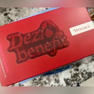 DEZI x Benefit Sunglasses
